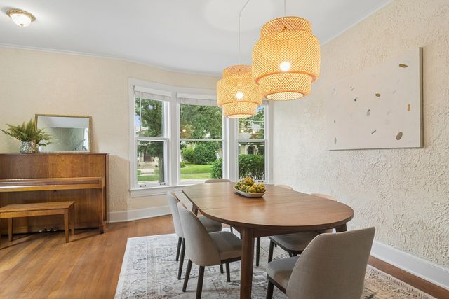 135 W Russell Street, Barrington, IL 60010