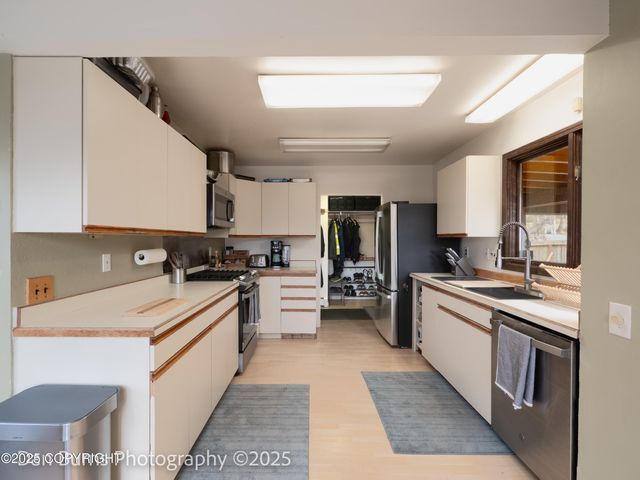 11730 Broadwater Drive, Eagle River, AK 99577