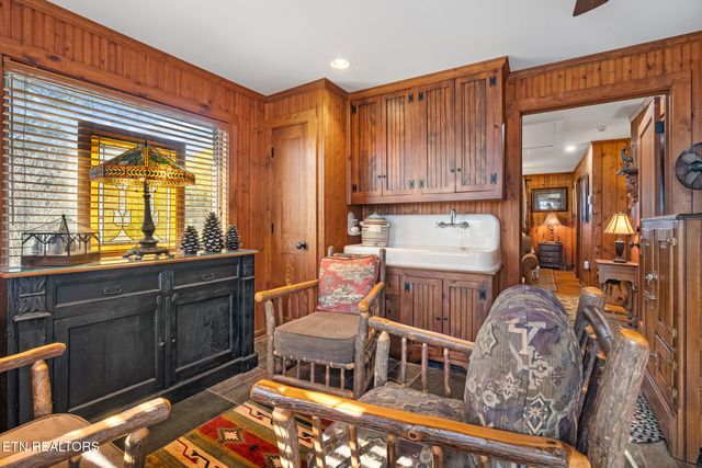 2825 Top Rd, Sevierville, TN 37876