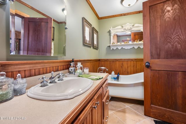 2825 Top Rd, Sevierville, TN 37876