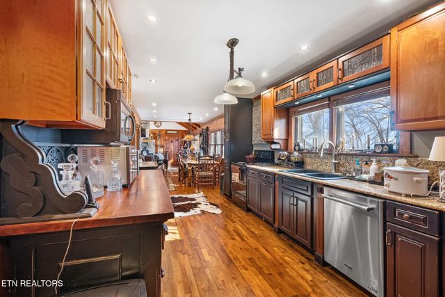 2825 Top Rd, Sevierville, TN 37876