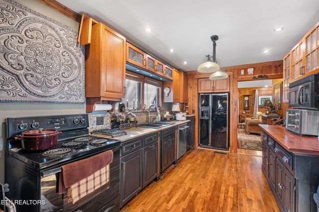 2825 Top Rd, Sevierville, TN 37876