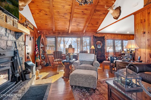 2825 Top Rd, Sevierville, TN 37876