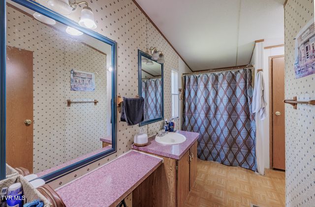 1005 Antioch Road, Johnson City, TN 37604