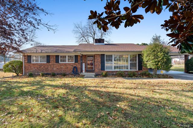 705 Dow Dr, Shelbyville, TN 37160