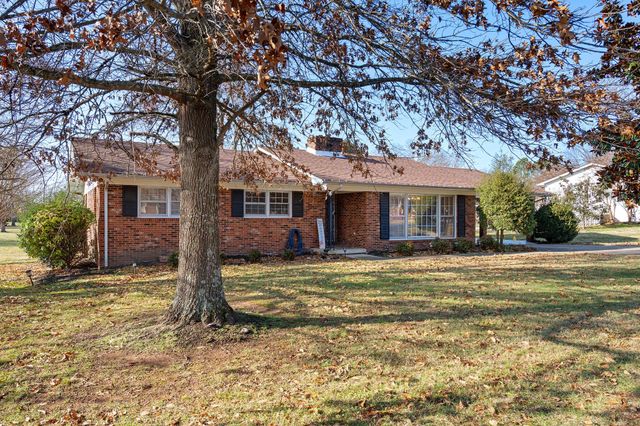 705 Dow Dr, Shelbyville, TN 37160