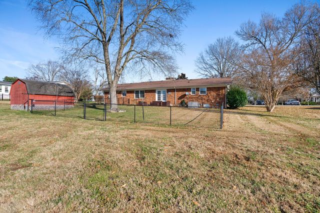 705 Dow Dr, Shelbyville, TN 37160