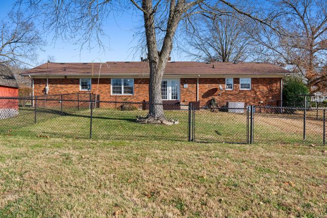 705 Dow Dr, Shelbyville, TN 37160