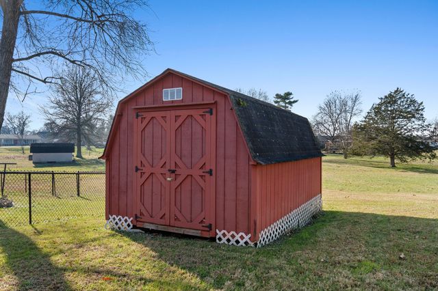 705 Dow Dr, Shelbyville, TN 37160