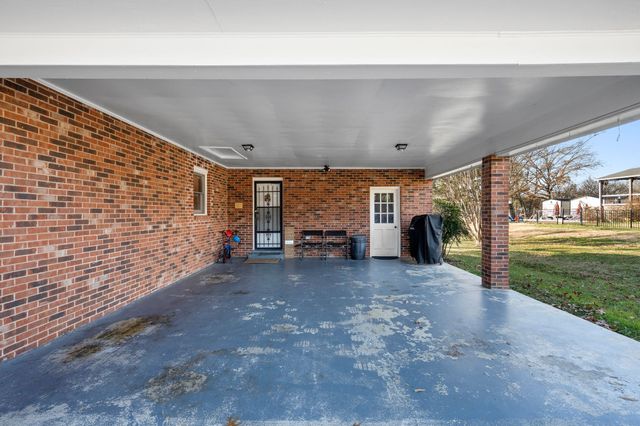 705 Dow Dr, Shelbyville, TN 37160