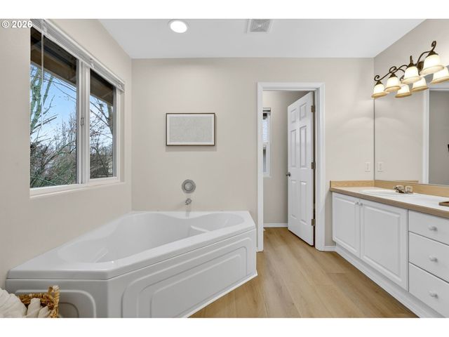 3619 Se 181ST Ave, Vancouver, WA 98683