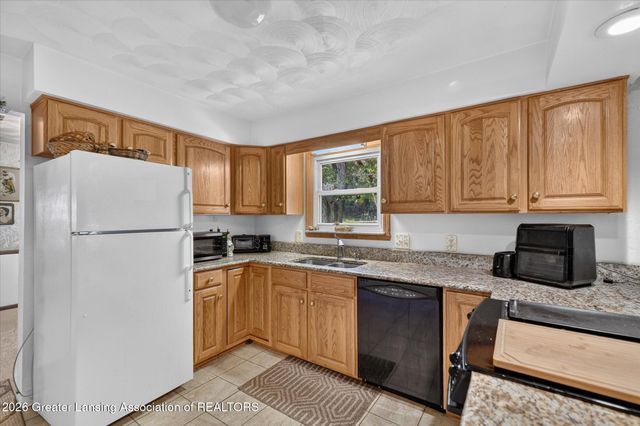 4561 Sandstone Drive, Williamston, MI 48895