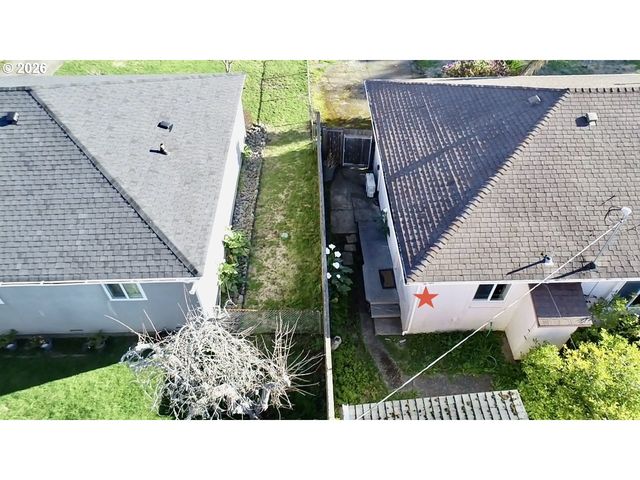 403 LINDEN Ln, Brookings, OR 97415