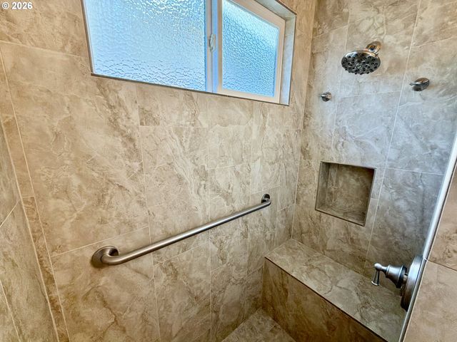 403 LINDEN Ln, Brookings, OR 97415