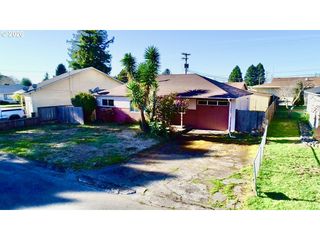 403 LINDEN Ln, Brookings, OR 97415