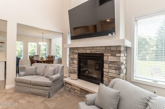 5836 Walnut Springs Boulevard, Sylvania, OH 43560