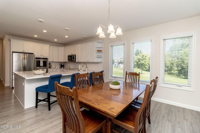 5836 Walnut Springs Boulevard, Sylvania, OH 43560