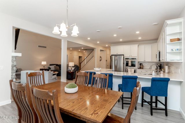 5836 Walnut Springs Boulevard, Sylvania, OH 43560