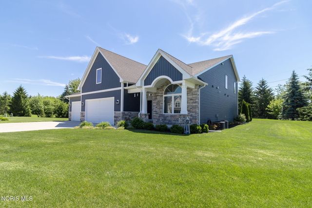 5836 Walnut Springs Boulevard, Sylvania, OH 43560