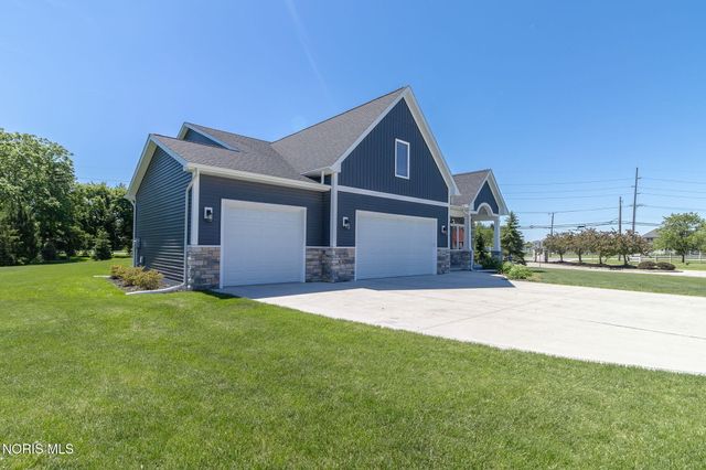 5836 Walnut Springs Boulevard, Sylvania, OH 43560