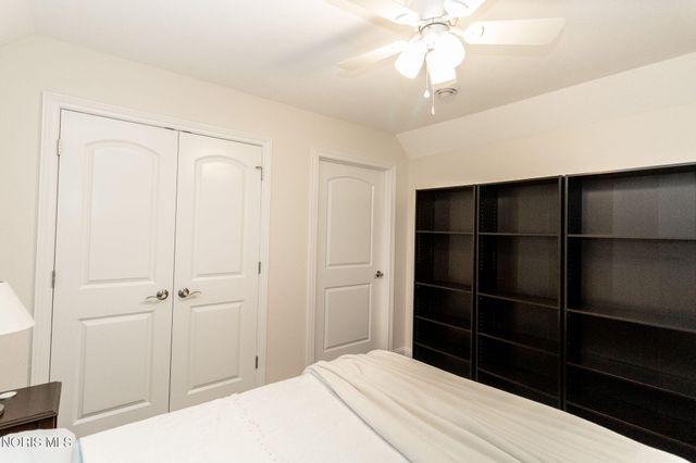 5836 Walnut Springs Boulevard, Sylvania, OH 43560