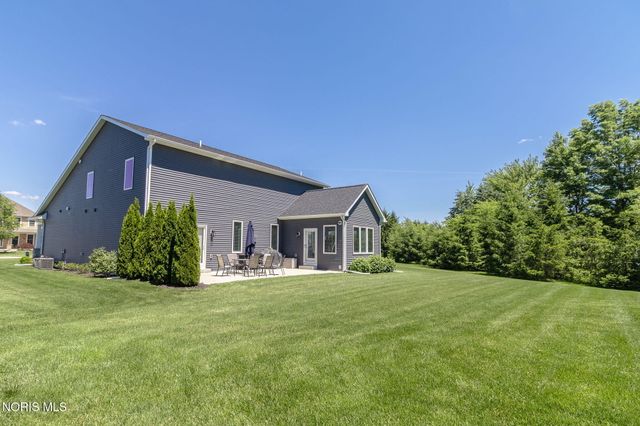 5836 Walnut Springs Boulevard, Sylvania, OH 43560