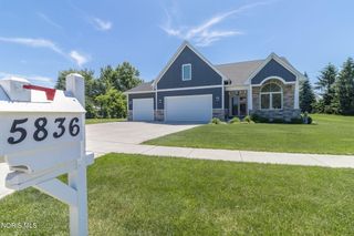 5836 Walnut Springs Boulevard, Sylvania, OH 43560