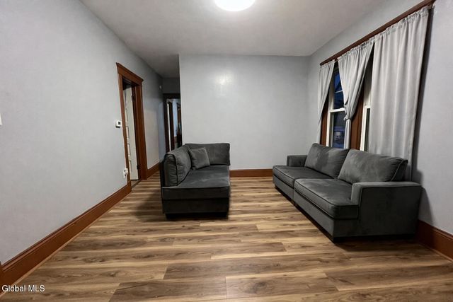 18.5 Dudley Heights, Albany, NY 12210