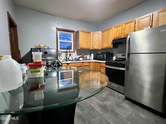 18.5 Dudley Heights, Albany, NY 12210