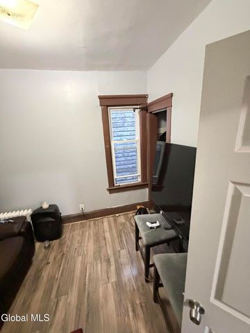 18.5 Dudley Heights, Albany, NY 12210