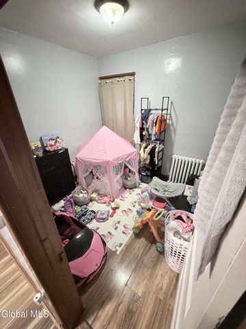 18.5 Dudley Heights, Albany, NY 12210