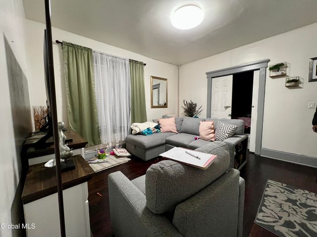 18.5 Dudley Heights, Albany, NY 12210