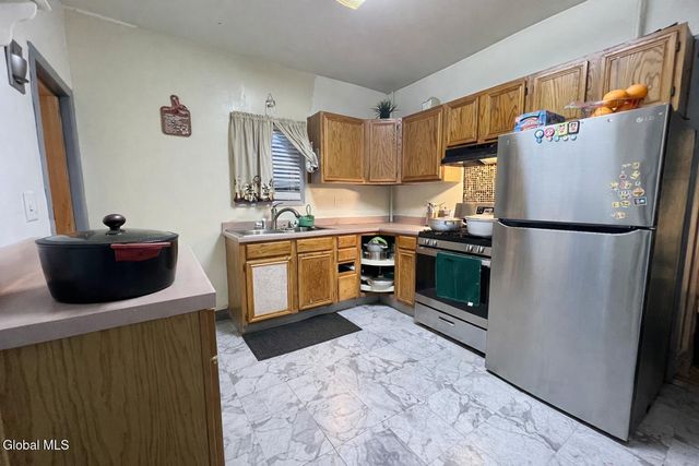 18.5 Dudley Heights, Albany, NY 12210