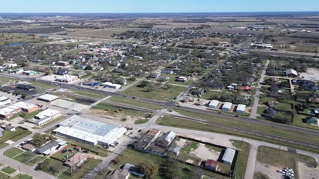 1R S MAIN Street, Ferris, TX 75125