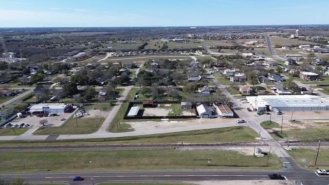 1R S MAIN Street, Ferris, TX 75125