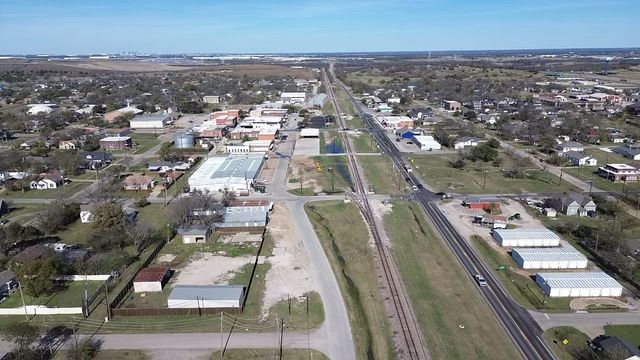 1R S MAIN Street, Ferris, TX 75125