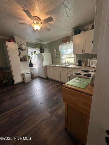 704 Grady Street, Elizabeth City, NC 27909