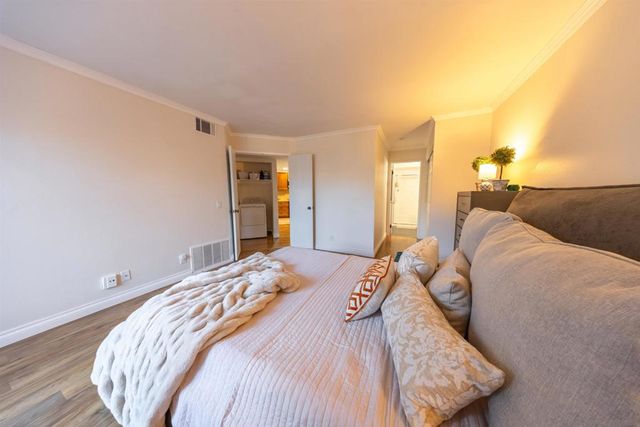 7245 Navajo D170, San Diego, CA 92119