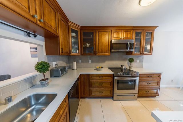 7245 Navajo D170, San Diego, CA 92119