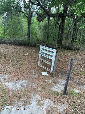 212 DAWN Avenue, Interlachen, FL 32148