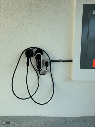 7255 Saona CT, Naples, FL 34113