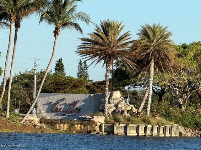 7255 Saona CT, Naples, FL 34113