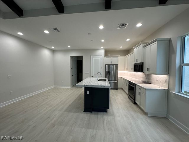 7255 Saona CT, Naples, FL 34113