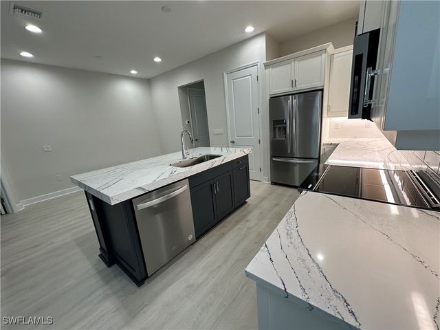 7255 Saona CT, Naples, FL 34113