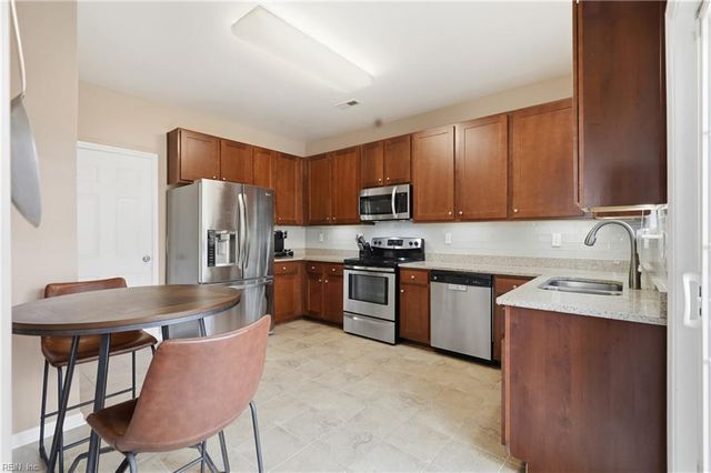 943 Vineyard Pl Unit A, Suffolk, VA 23435