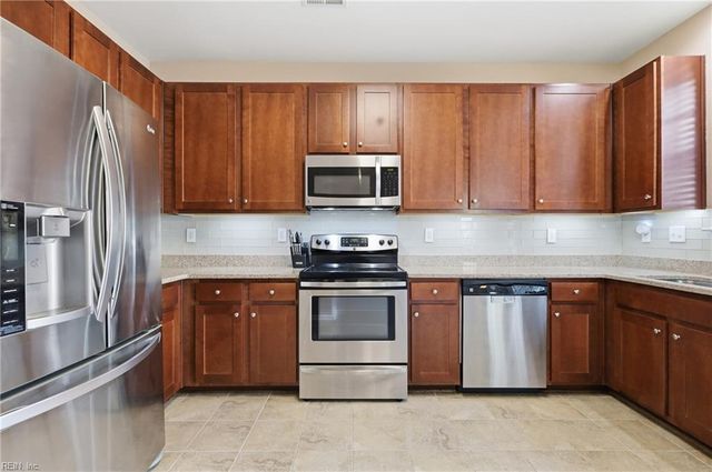 943 Vineyard Pl Unit A, Suffolk, VA 23435