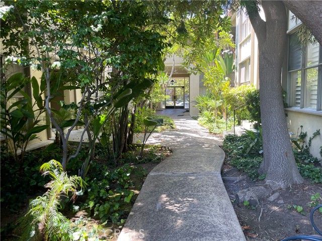 630 San Vicente E, Santa Monica, CA 90402