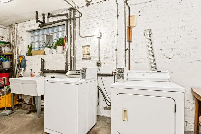 6353 W RAVEN Street 1F, Chicago, IL 60646