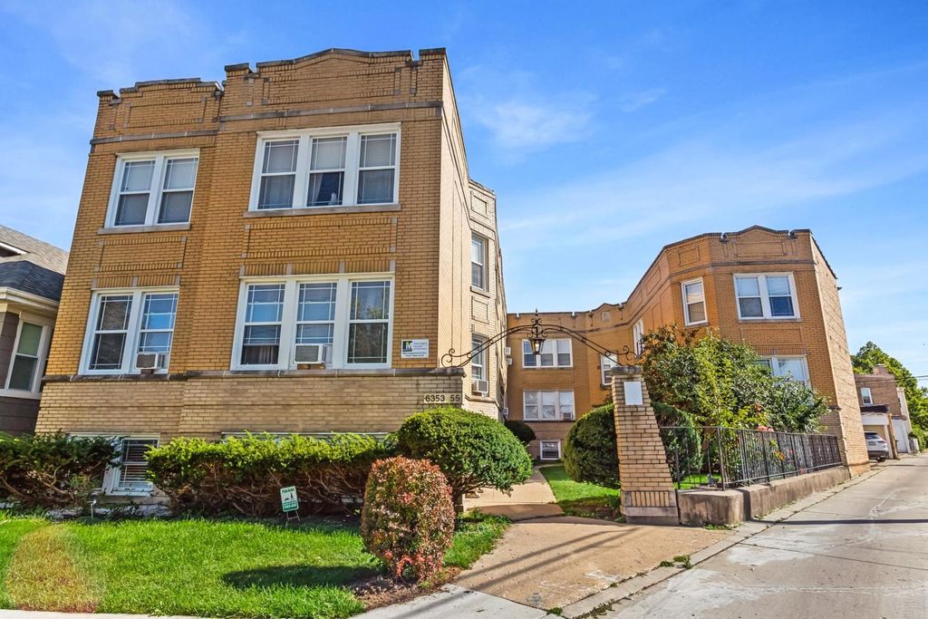 6353 W RAVEN Street 1F, Chicago, IL 60646