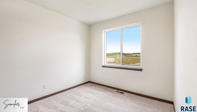 5705 W Cushman St Street, Sioux Falls, SD 57107